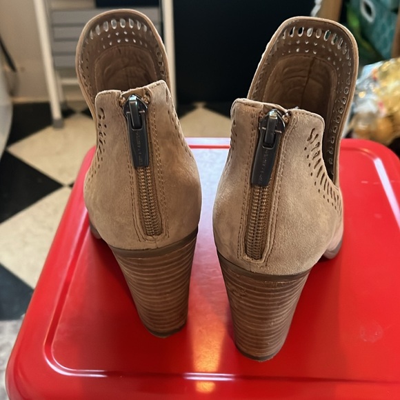 Vince Camuto Boots - Picture 2 of 3